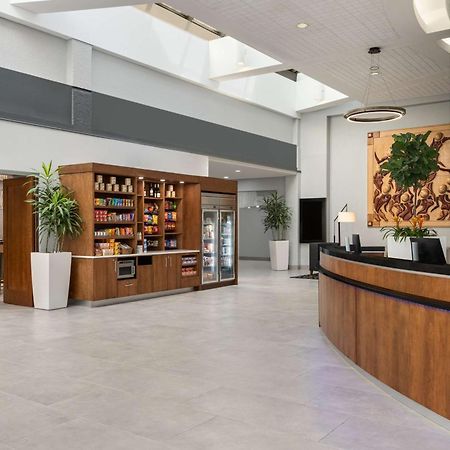 Doubletree By Hilton Fort Myers At Bell Tower Shops Екстериор снимка