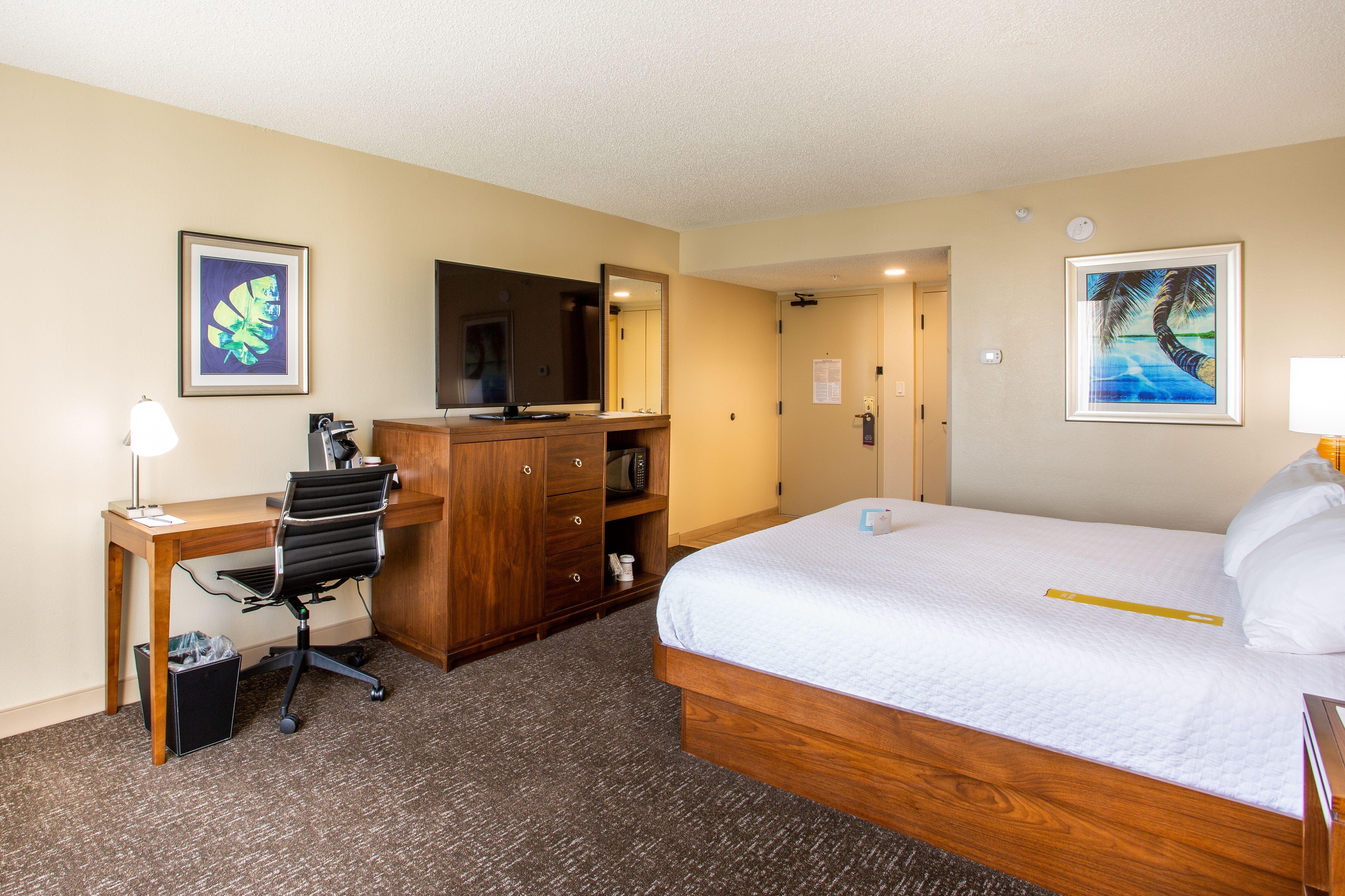 Doubletree By Hilton Fort Myers At Bell Tower Shops Екстериор снимка
