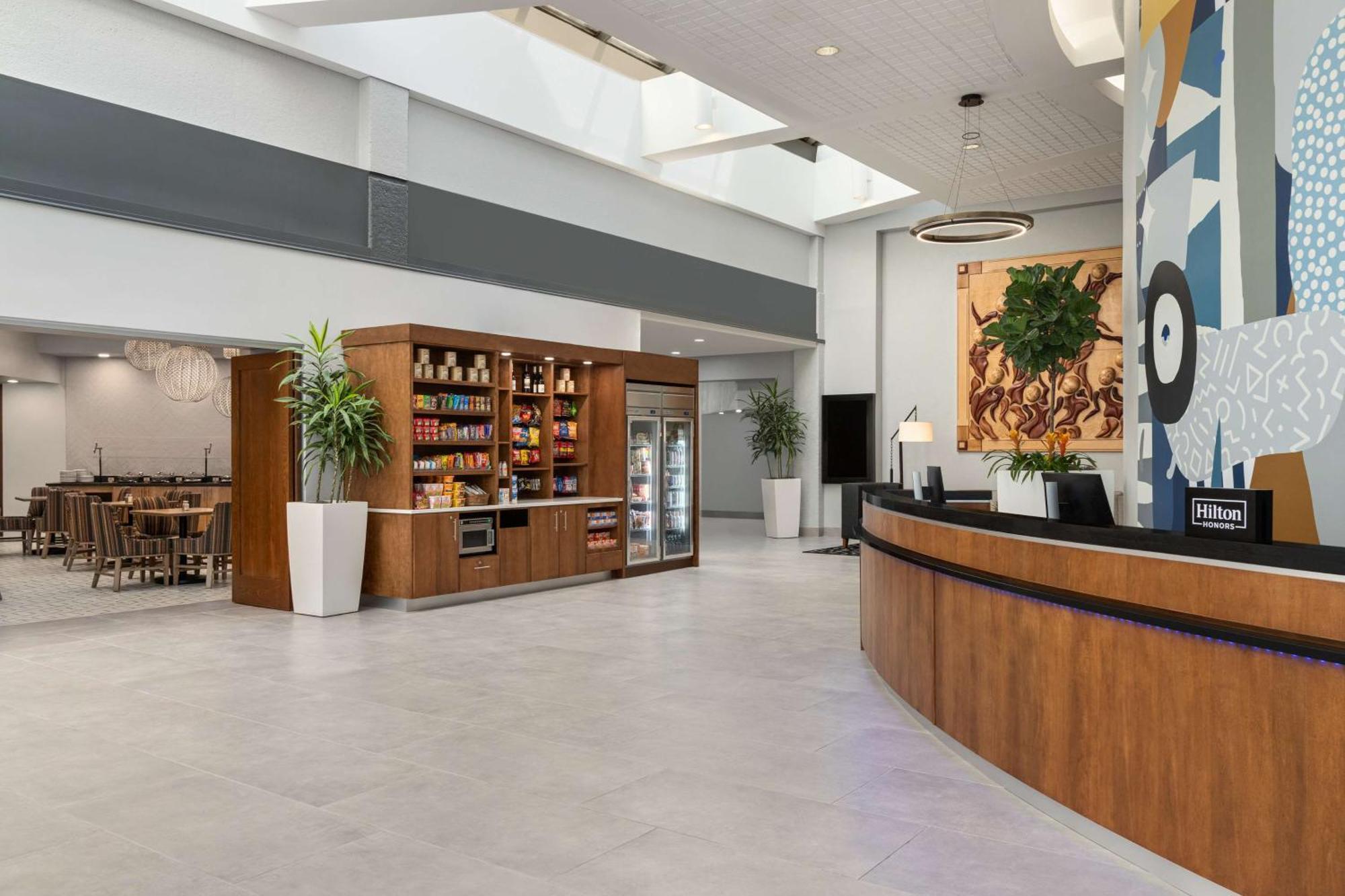 Doubletree By Hilton Fort Myers At Bell Tower Shops Екстериор снимка