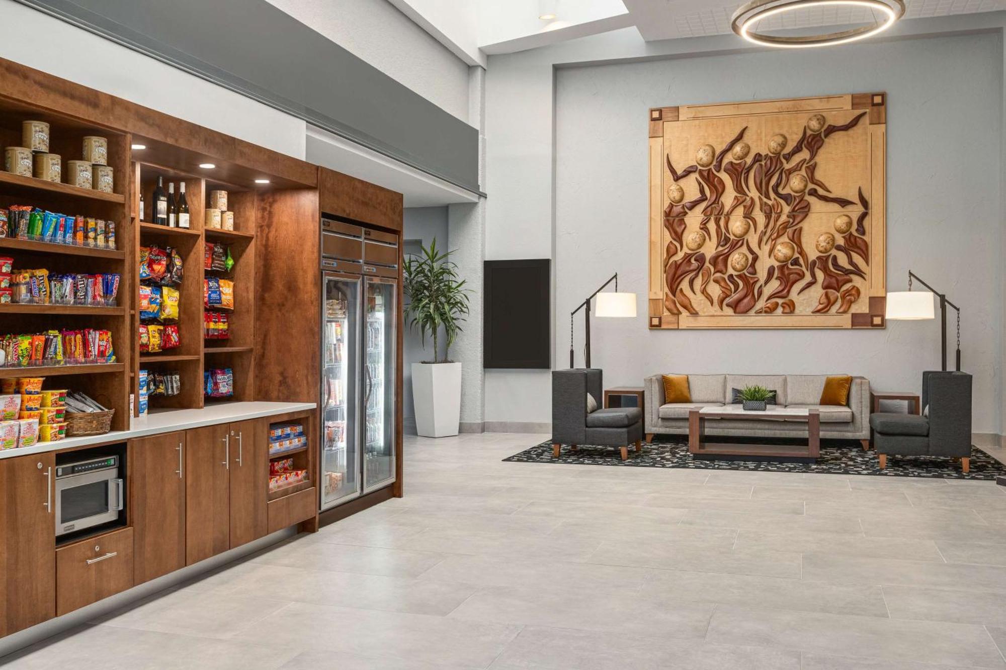 Doubletree By Hilton Fort Myers At Bell Tower Shops Екстериор снимка
