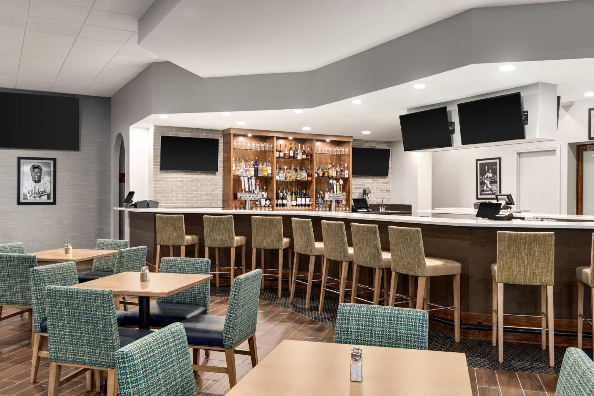 Doubletree By Hilton Fort Myers At Bell Tower Shops Екстериор снимка