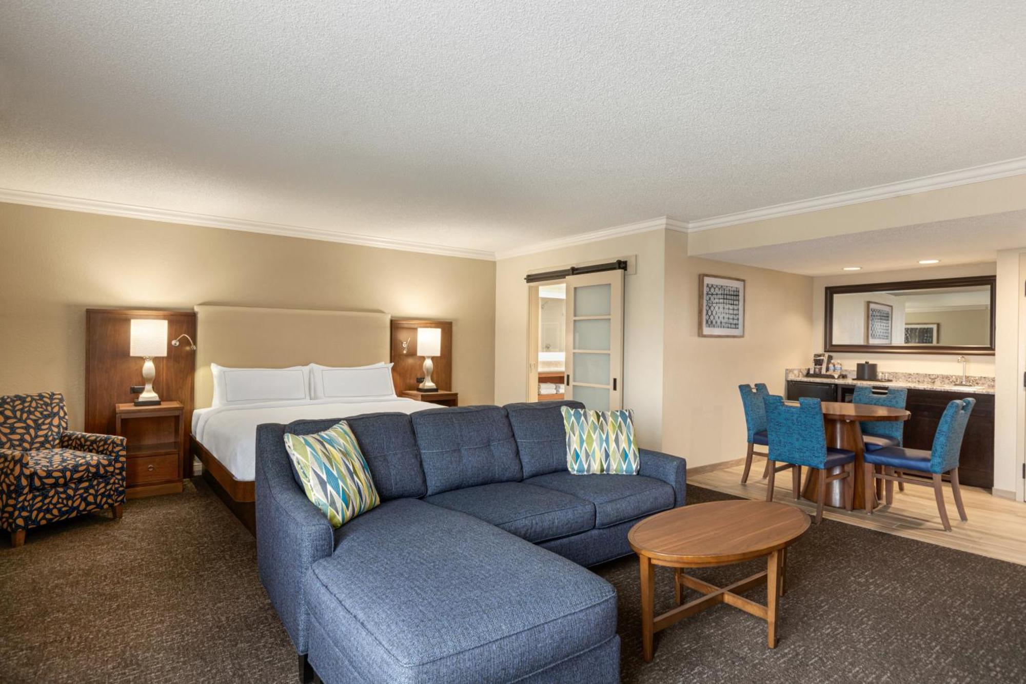 Doubletree By Hilton Fort Myers At Bell Tower Shops Екстериор снимка
