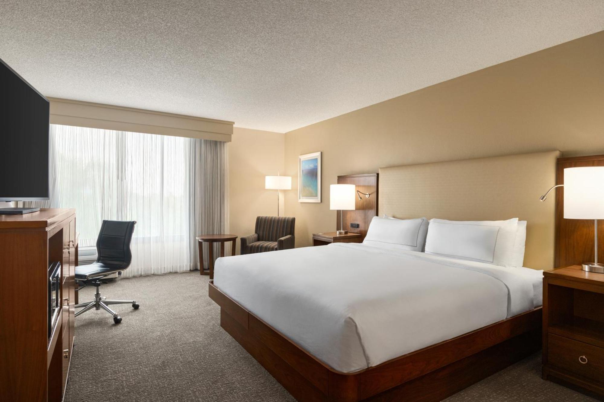 Doubletree By Hilton Fort Myers At Bell Tower Shops Екстериор снимка