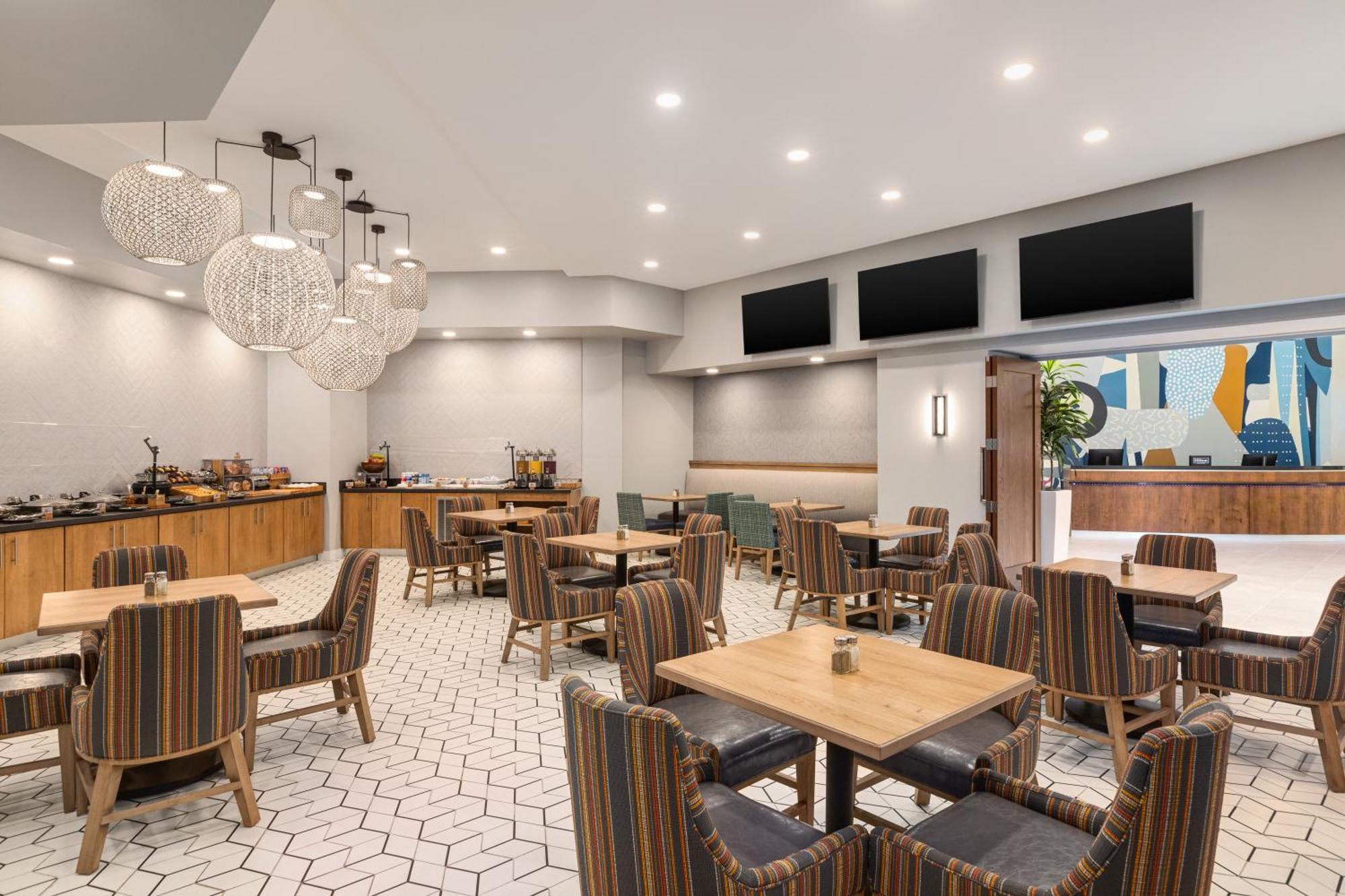 Doubletree By Hilton Fort Myers At Bell Tower Shops Екстериор снимка