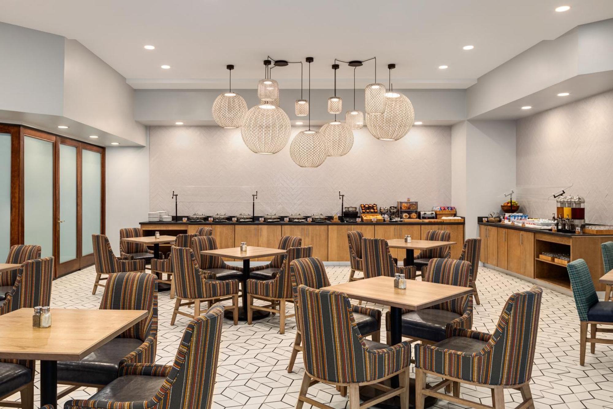 Doubletree By Hilton Fort Myers At Bell Tower Shops Екстериор снимка