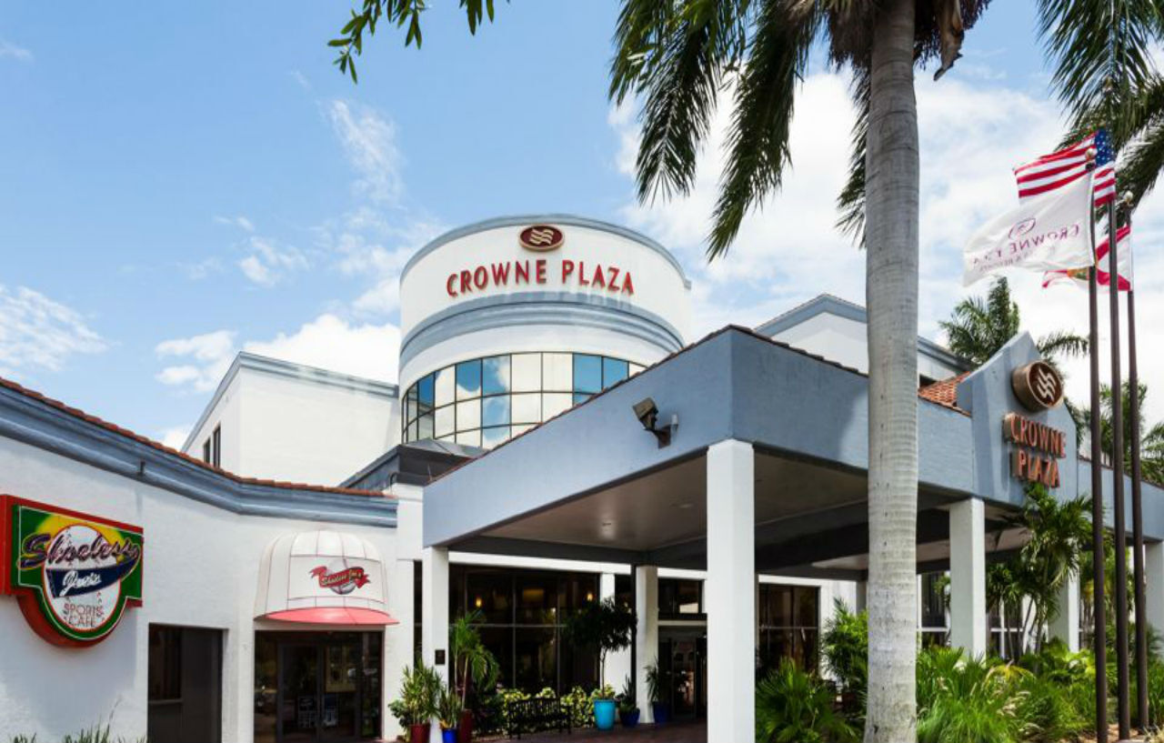 Doubletree By Hilton Fort Myers At Bell Tower Shops Екстериор снимка